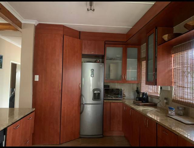 3 BEDROOM HOUSE FOR SALE IN HILLSHAVEN